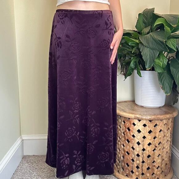 Purple floral velvety whimsygoth maxi skirt size large - Picture 1 of 8